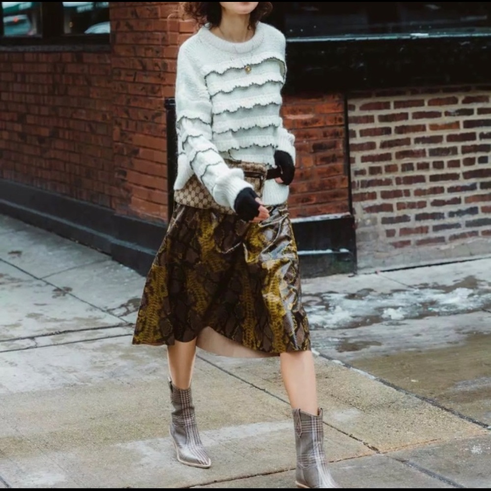 ZARA NWT Limited Edition Knit Ruffled Sweater - Picture 3 of 4